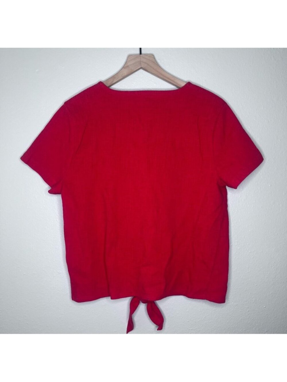 Women's Red Textured V-Neck Tie Front Tee Shirt - Picture 2 of 2